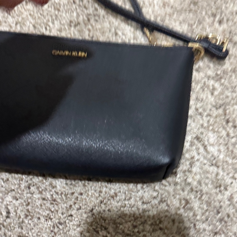 Calvin Klein Black Crossbody Bag Wristlet Gold Chain Strap Small Minimalist - Picture 3 of 13